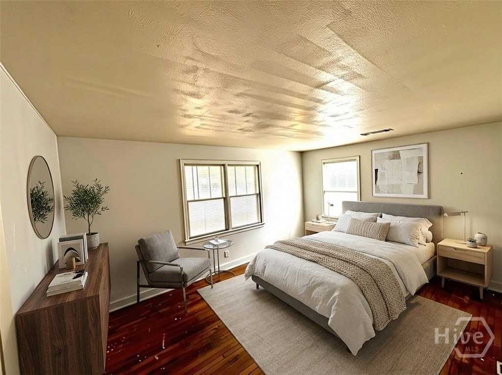 2033 California Ave - Photo 2 of 5