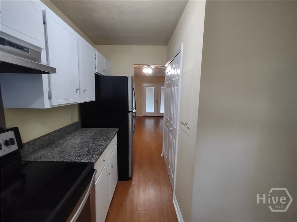 282 Greenwich Dr #12 - Photo 3 of 9