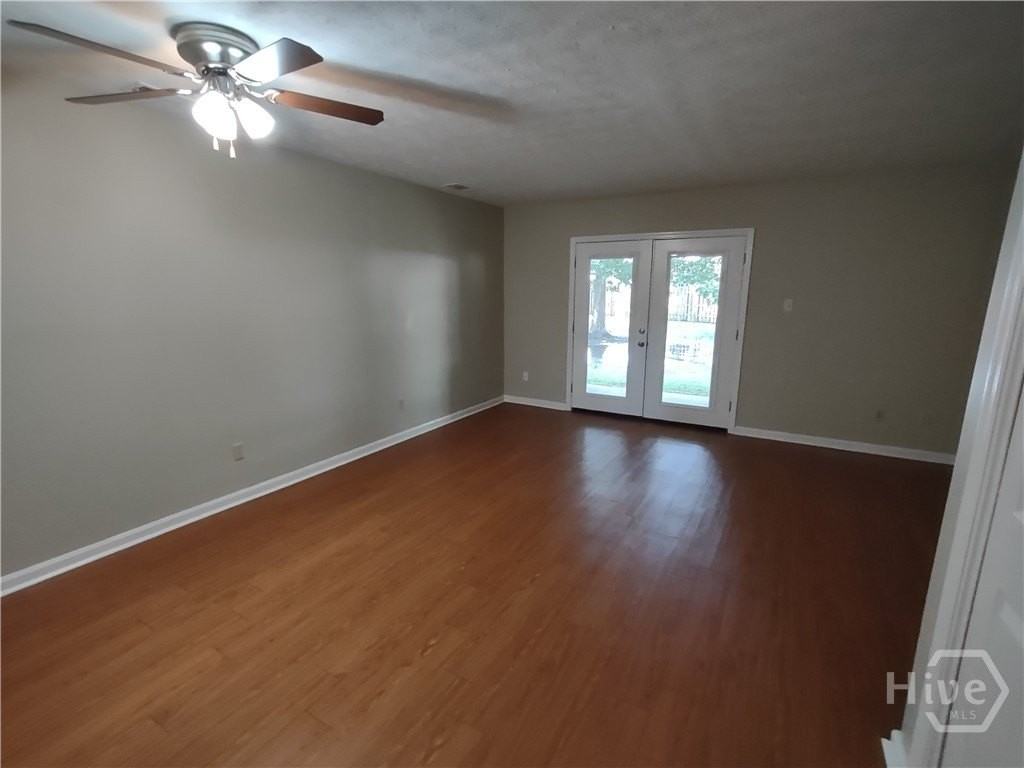 282 Greenwich Dr #12 - Photo 4 of 9