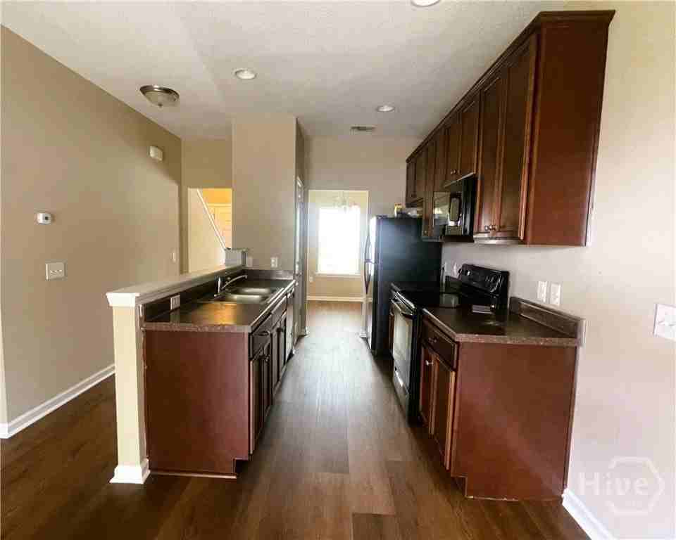 64 Cypress Ln - Photo 4 of 12