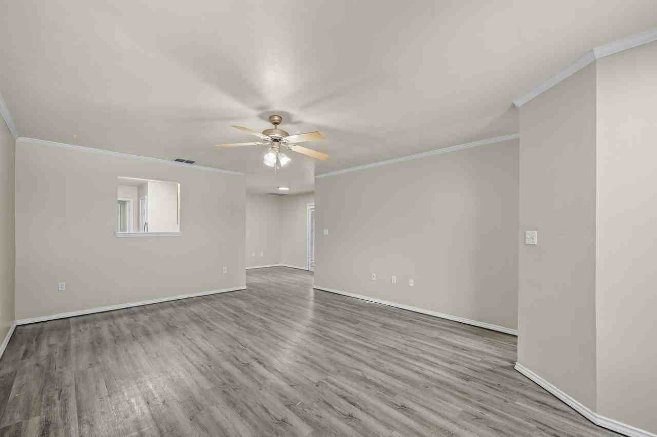 301 N Chicago Ave #B - Photo 4 of 27