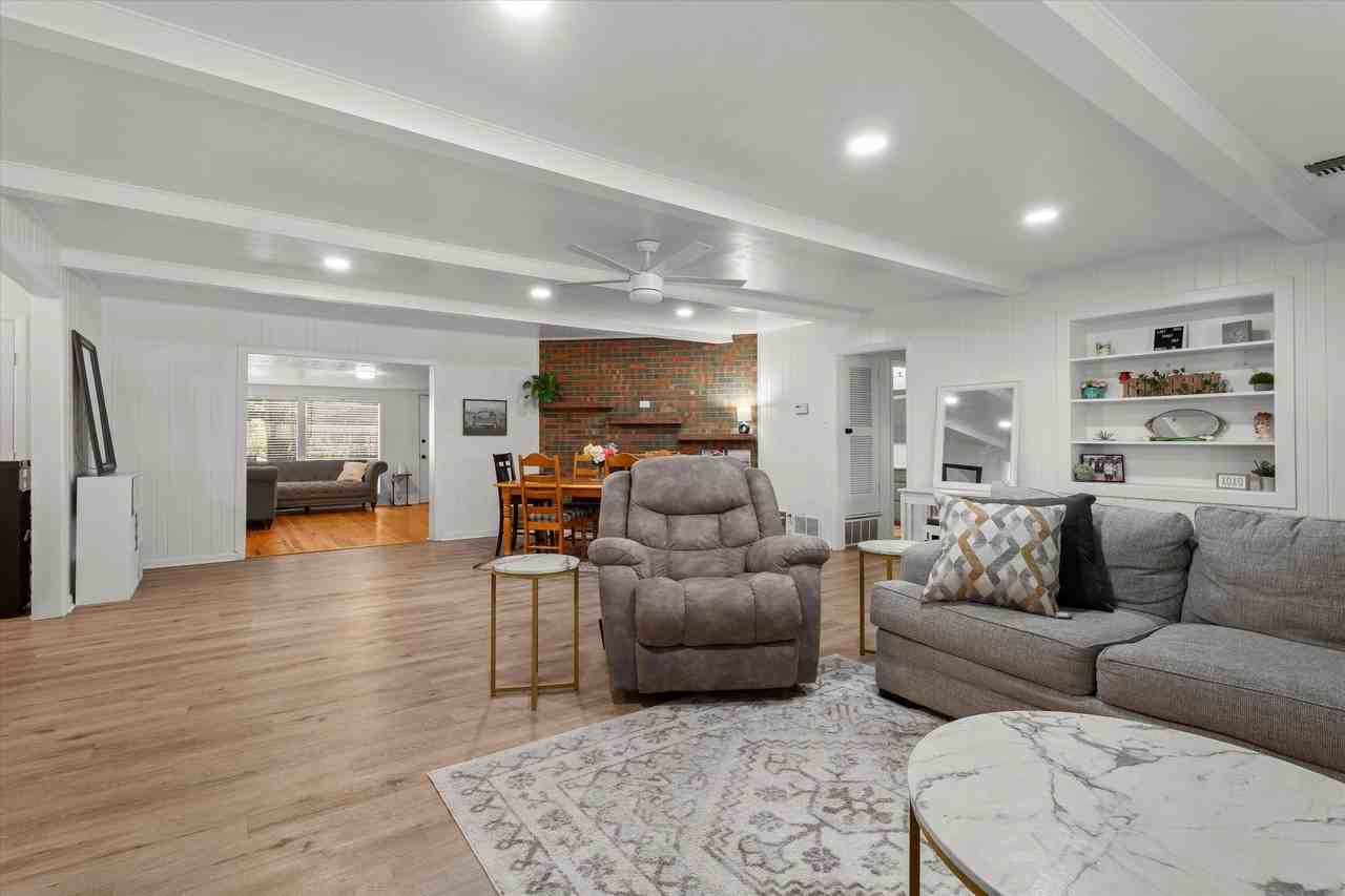 3109 49th St - Photo 6 of 33
