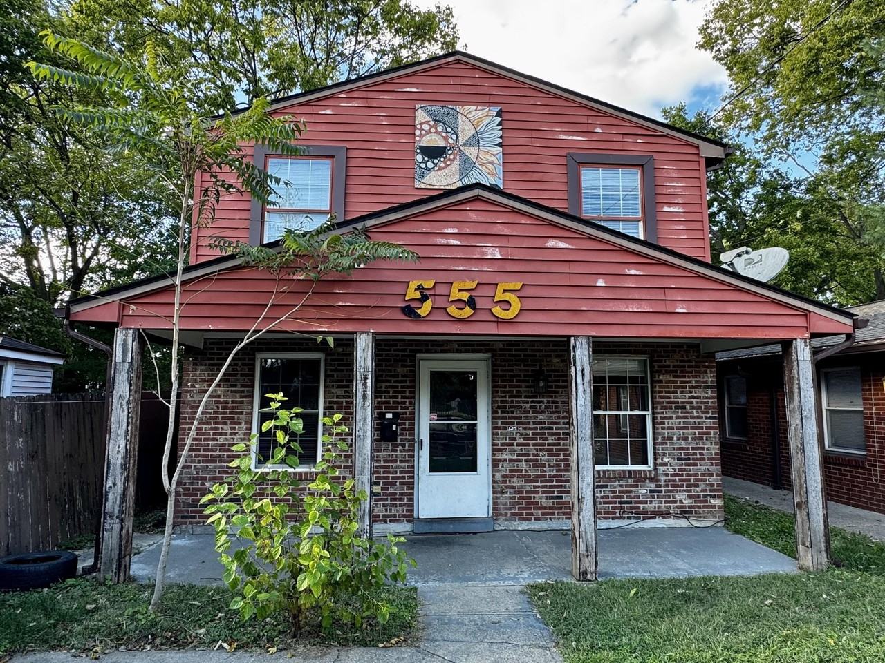 555 N Limestone #A - Photo 2 of 17