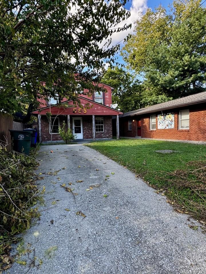 555 N Limestone #A - Photo 3 of 17