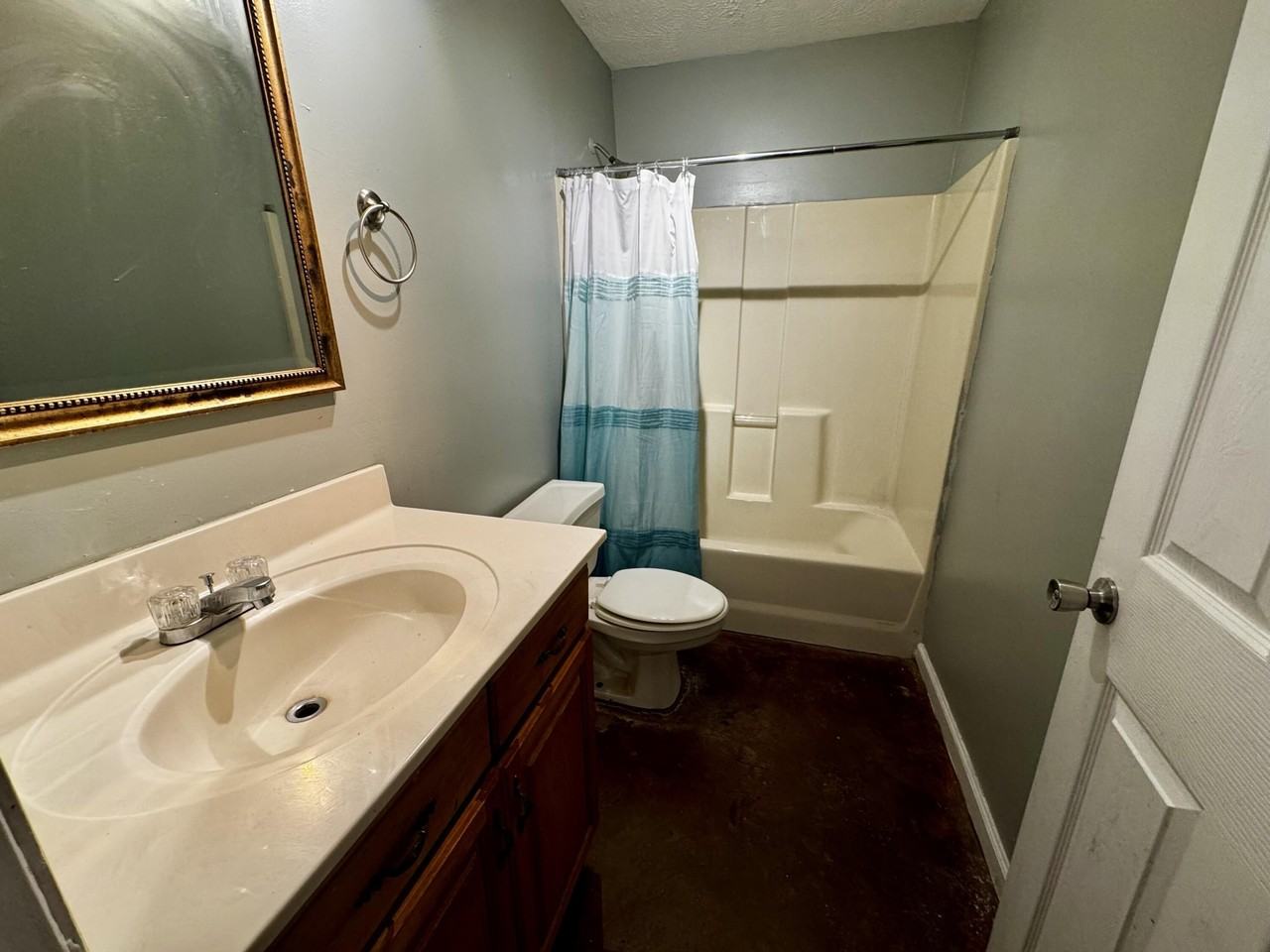 555 N Limestone #A - Photo 7 of 17