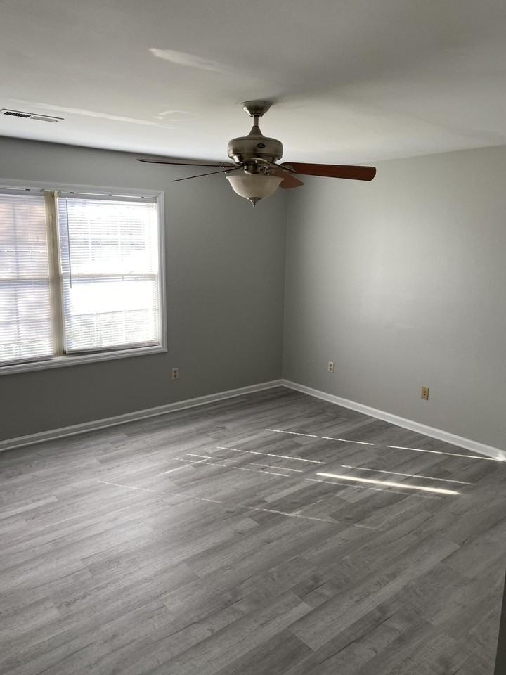 213 Mary Rose Ln - Photo 3 of 16