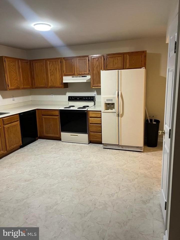 7717 Grace Ave - Photo 2 of 11
