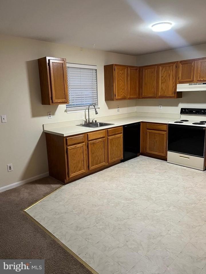 7717 Grace Ave - Photo 3 of 11