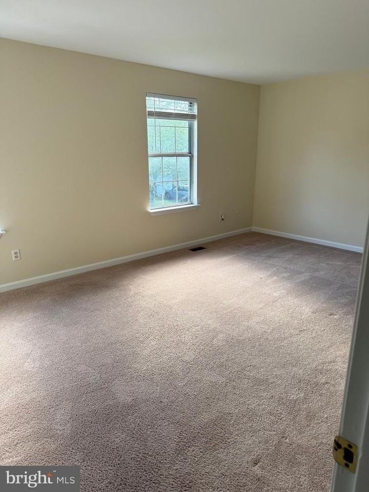 7717 Grace Ave - Photo 7 of 11