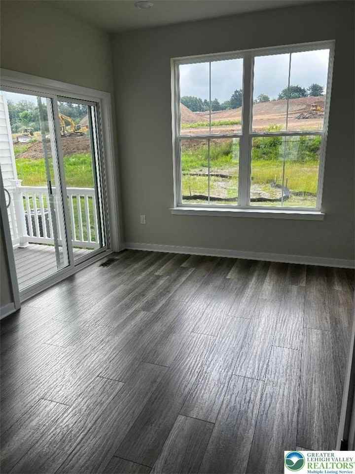 4930 Brookside Ct - Photo 5 of 12