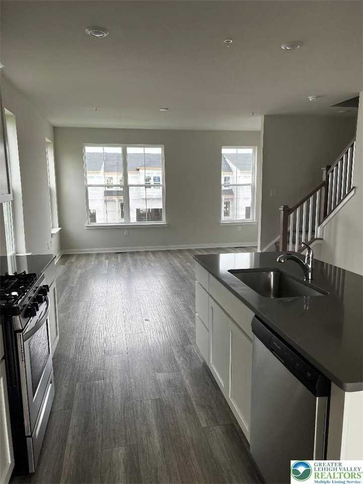 4930 Brookside Ct - Photo 6 of 12