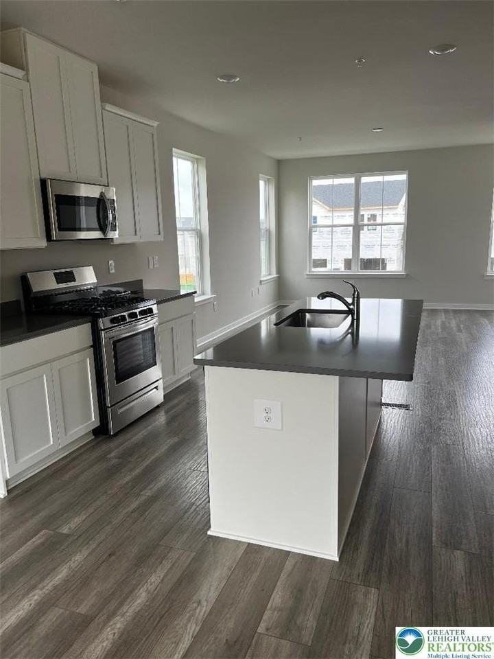 4930 Brookside Ct - Photo 7 of 12