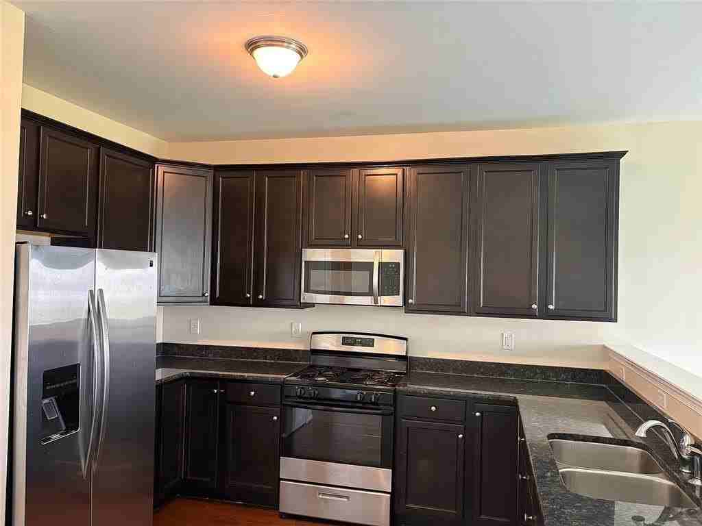 948 King Way - Photo 5 of 17