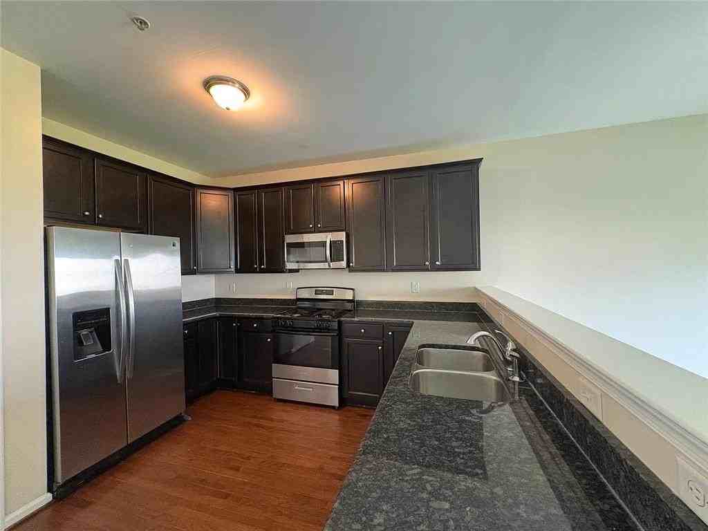 948 King Way - Photo 6 of 17
