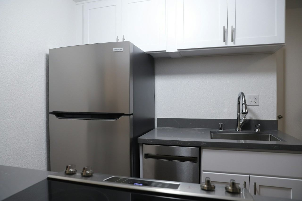 201 Harrison Street, Unit 212 - Photo 5 of 25