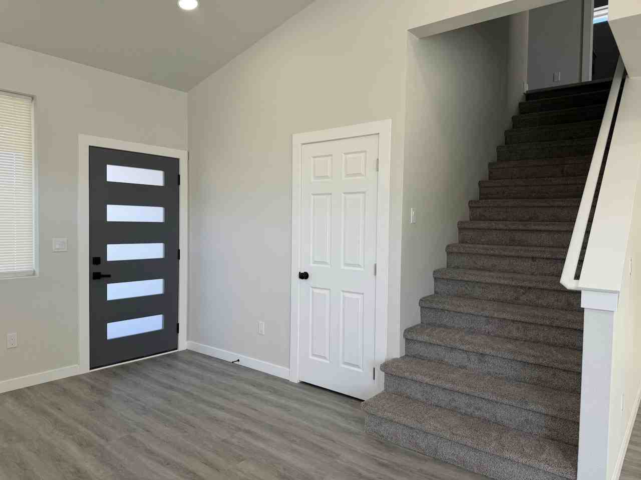 1822 North Coach Lane - Photo 3 of 42