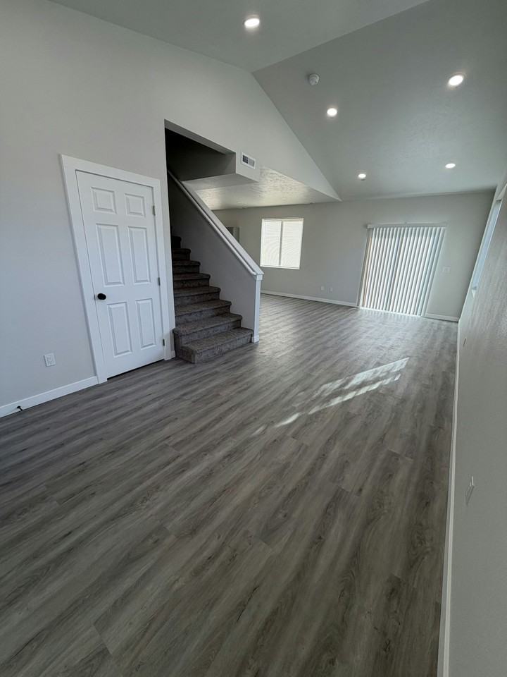 1822 North Coach Lane - Photo 4 of 42