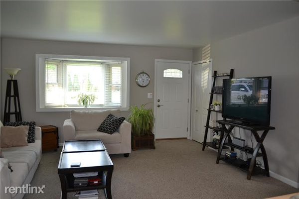 707 W Commerce Rd - Photo 3 of 11