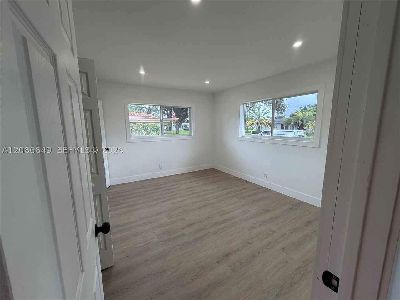 838 Fairway Dr - Photo 6 of 10