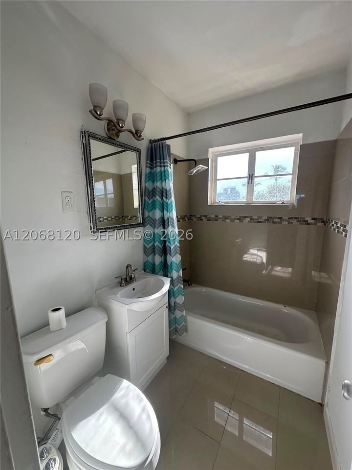8340 Crespi Blvd #21 - Photo 2 of 4