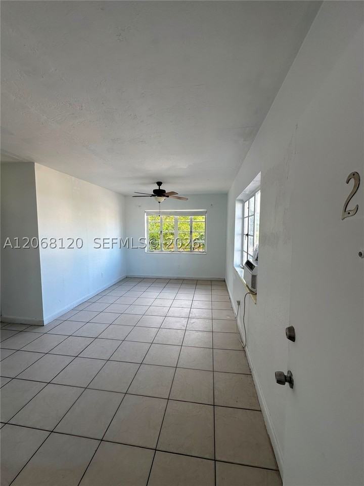 8340 Crespi Blvd #21 - Photo 3 of 4