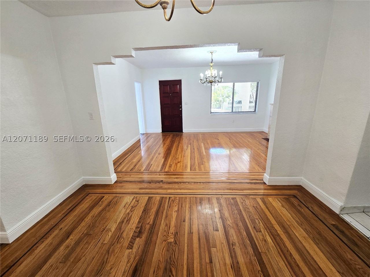 1855 Sw 16th Ter - Photo 5 of 26