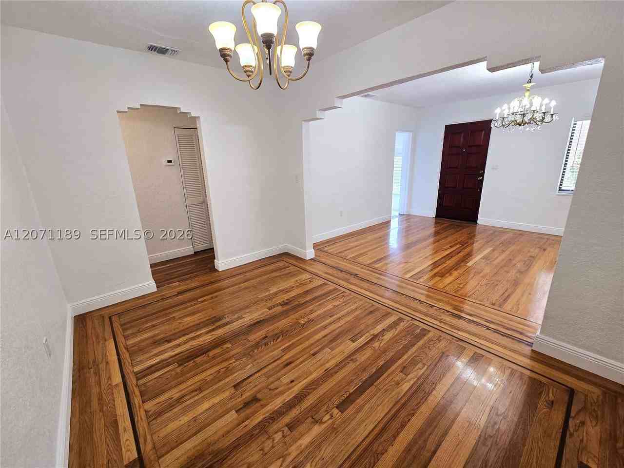 1855 Sw 16th Ter - Photo 6 of 26