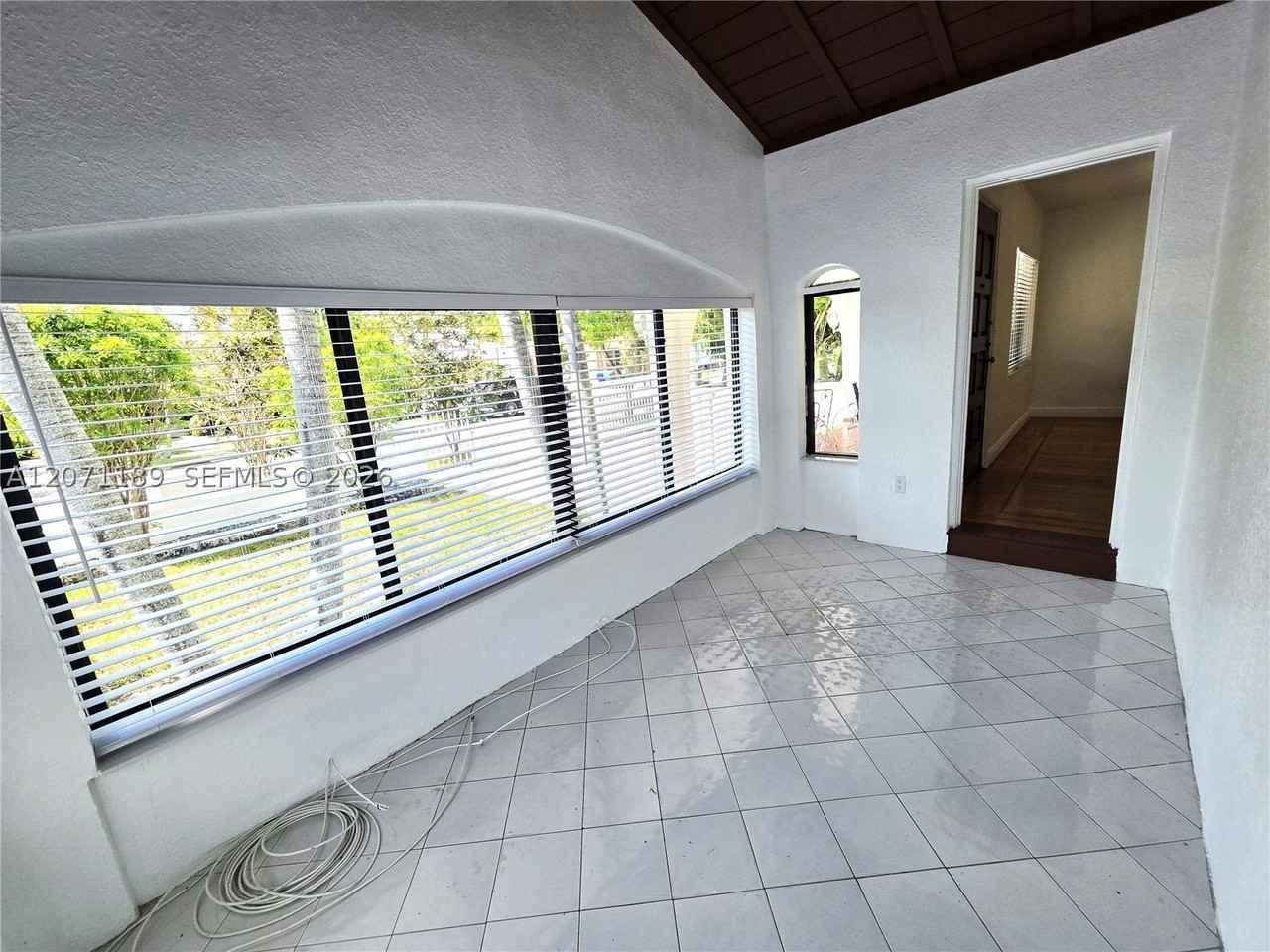 1855 Sw 16th Ter - Photo 7 of 26