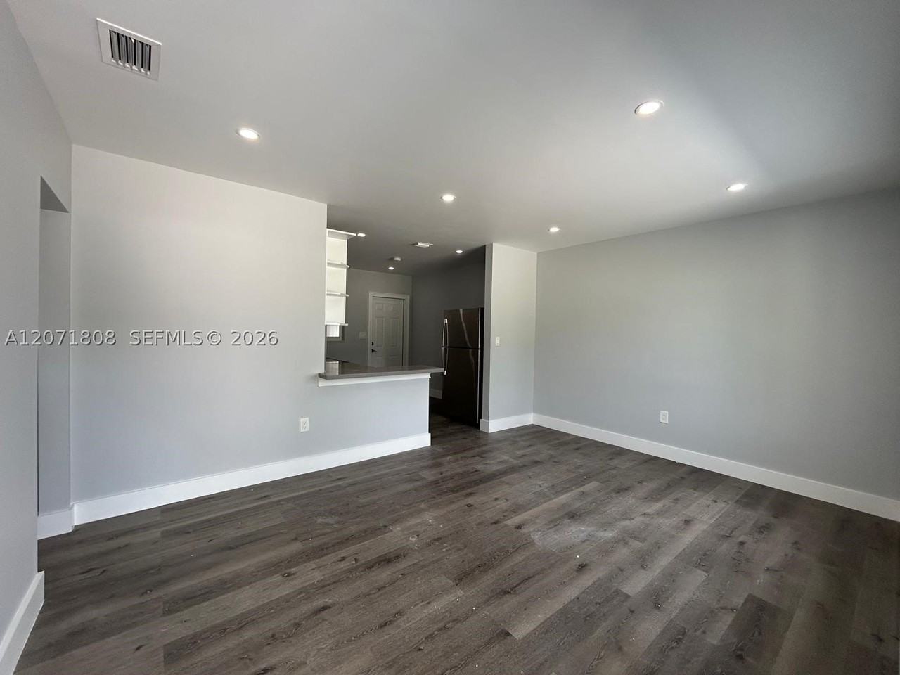 821 Nw 1st Ave #B - Photo 2 of 16