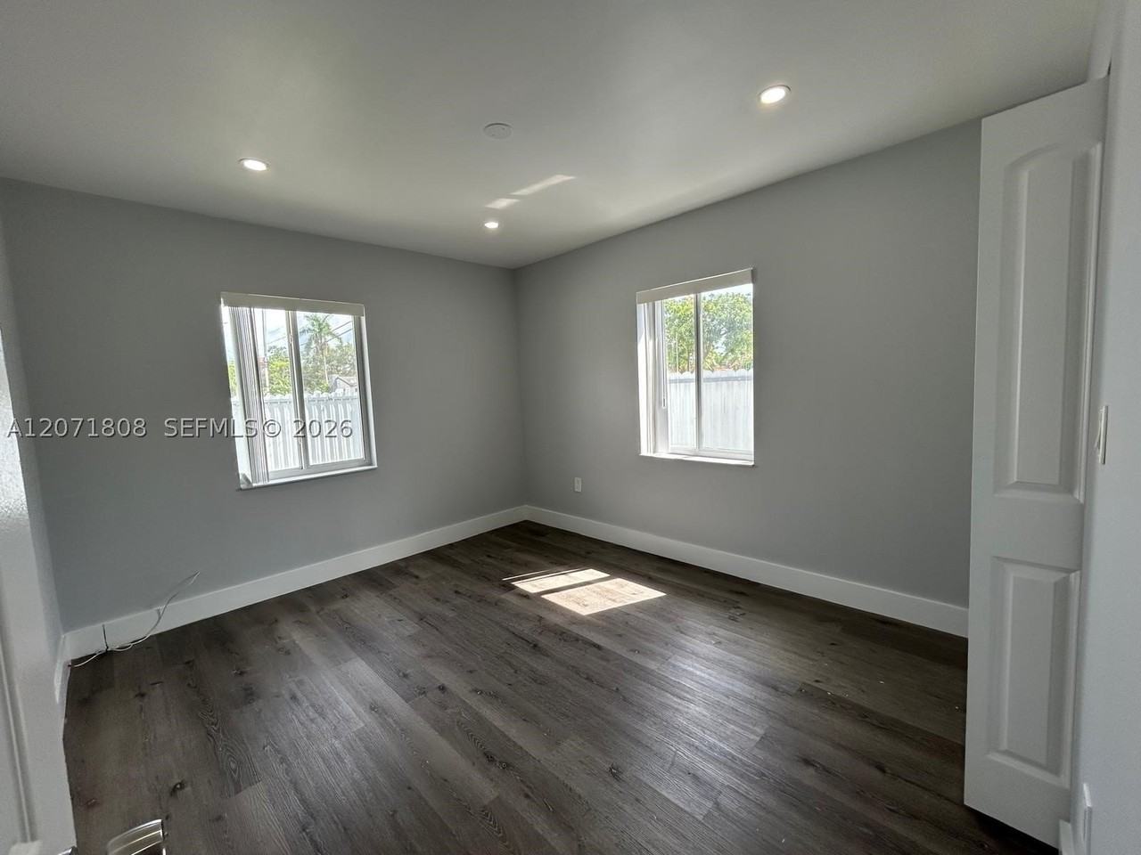821 Nw 1st Ave #B - Photo 5 of 16
