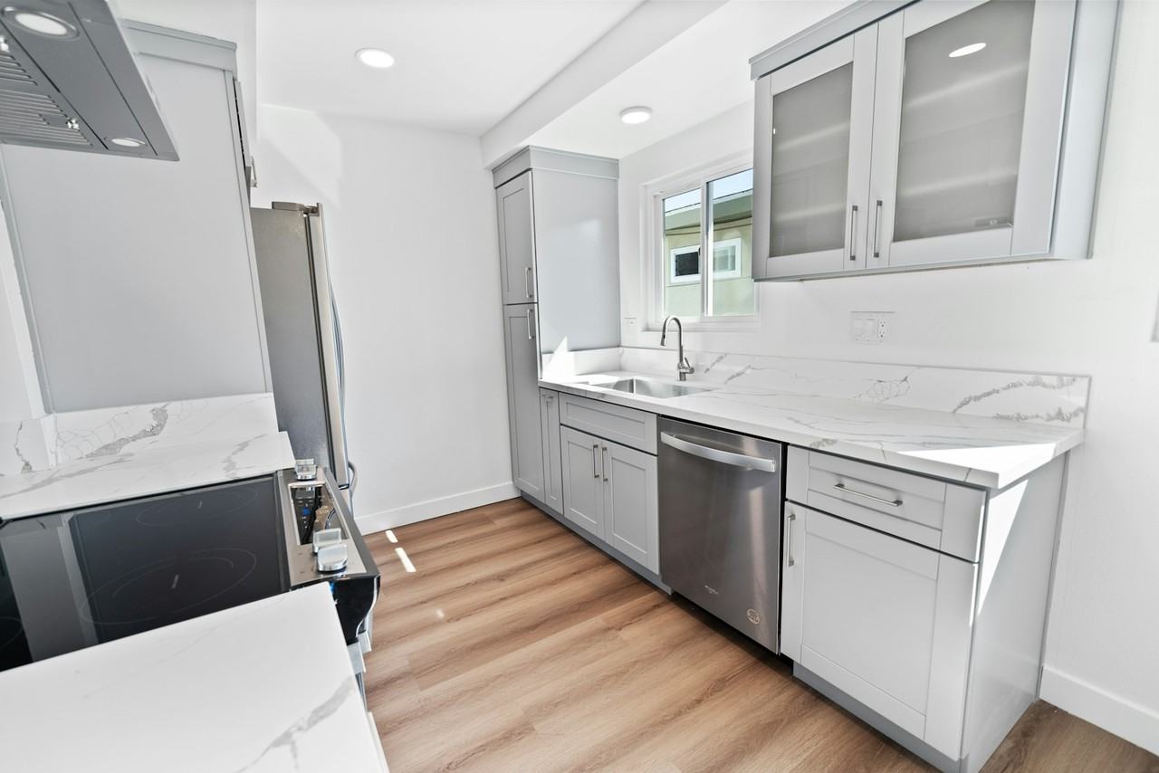 1206 Amethyst Street, Unit B - Photo 4 of 13