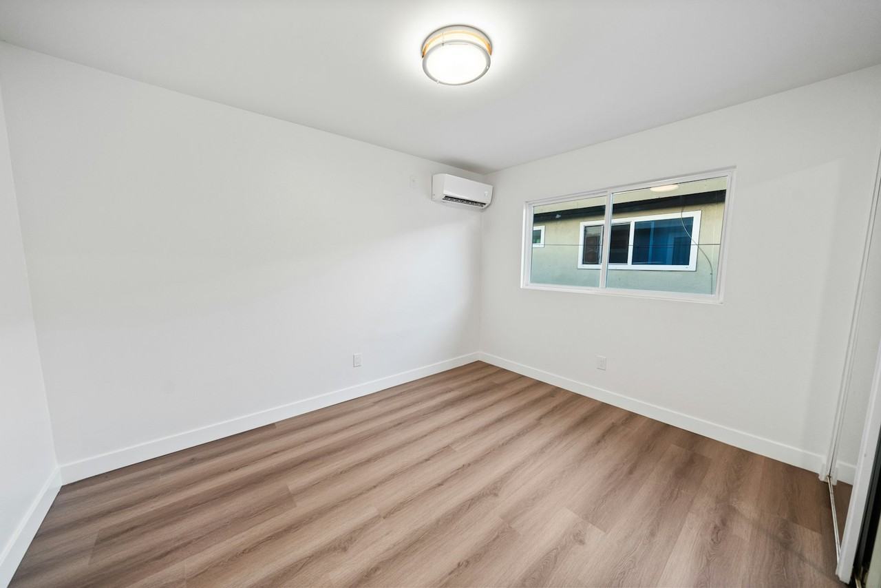 1206 Amethyst Street, Unit B - Photo 6 of 13
