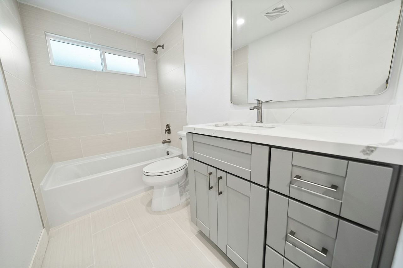 1206 Amethyst Street, Unit B - Photo 7 of 13