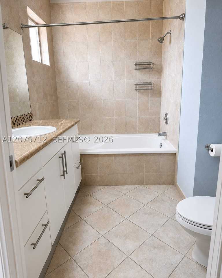 7429 Nw 182nd St - Photo 6 of 12