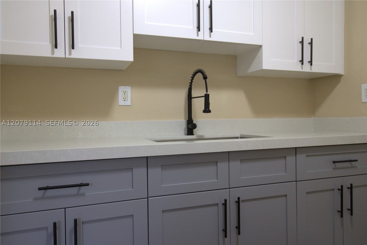 2010 Nw 70th St - Photo 6 of 19