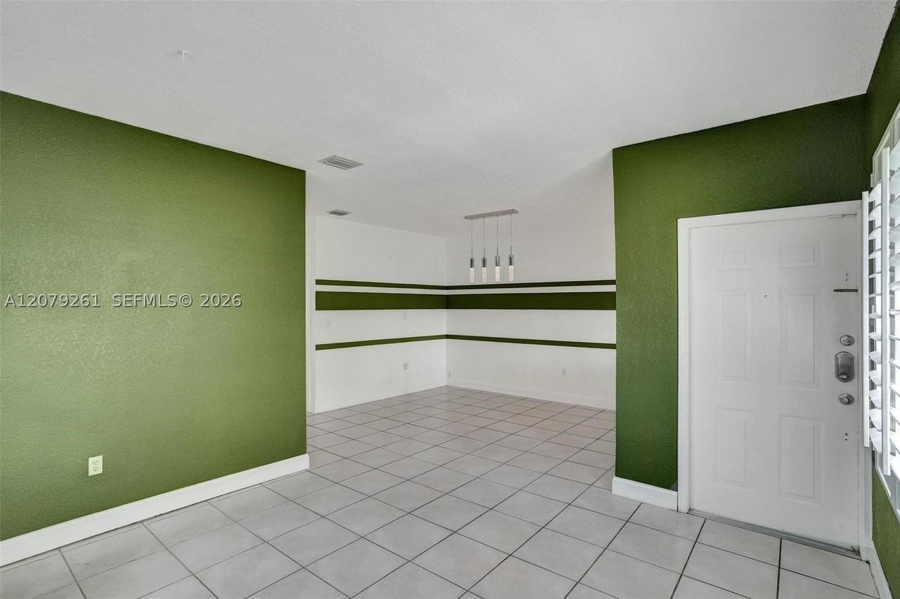 12232 Sw 148th Ter #12232 - Photo 4 of 46