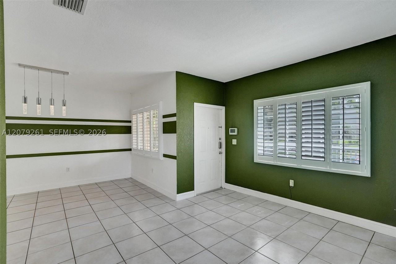 12232 Sw 148th Ter #12232 - Photo 5 of 46