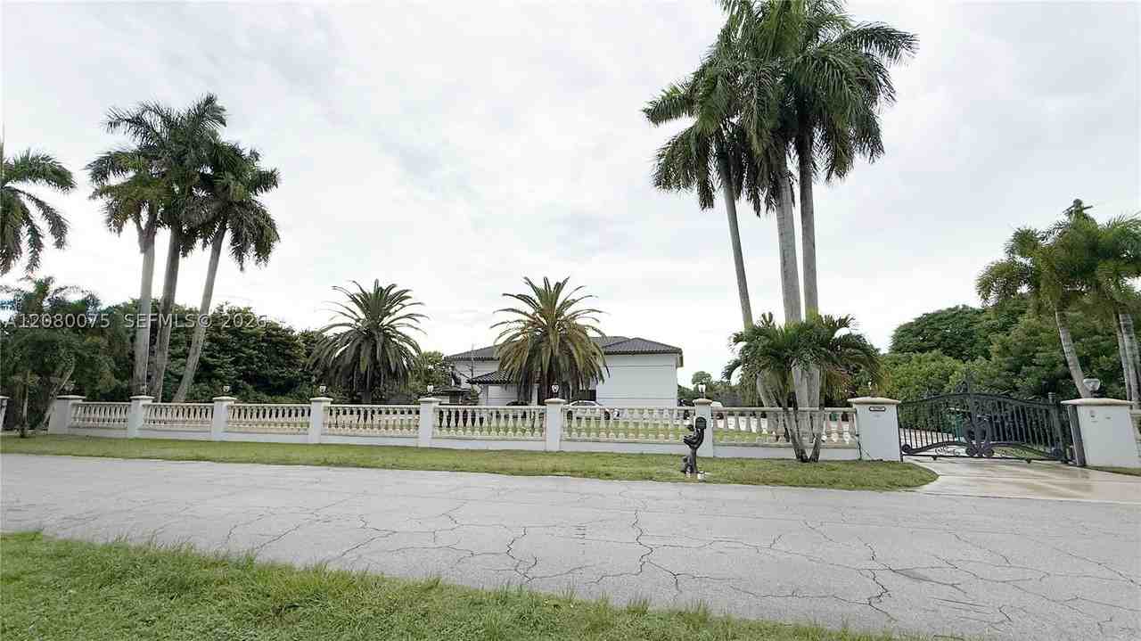 16200 Sw 173rd Ave #1 - Photo 5 of 48