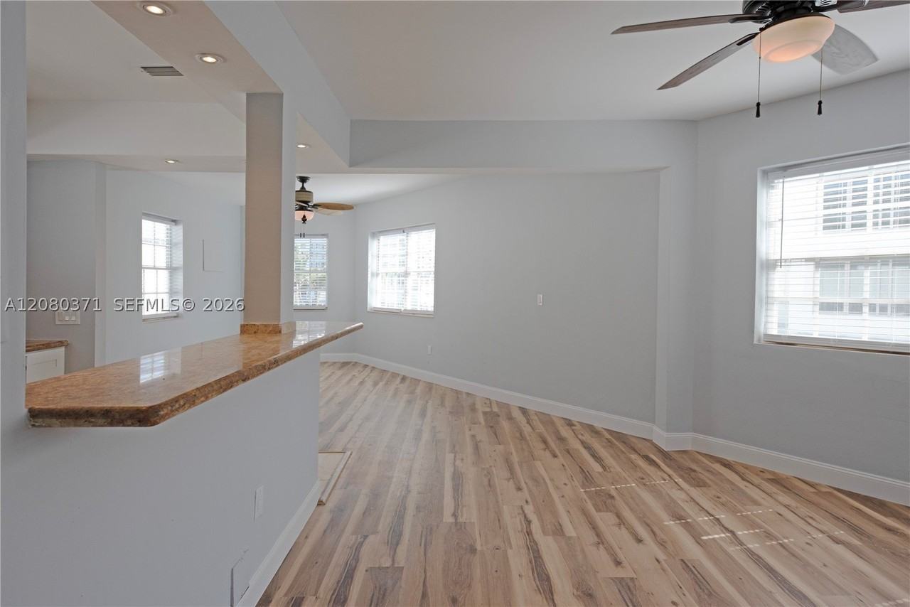 2383 Flamingo Dr #11 - Photo 7 of 32