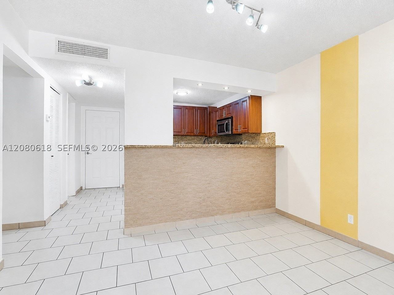 1850 W 56th St #2305 - Photo 4 of 11