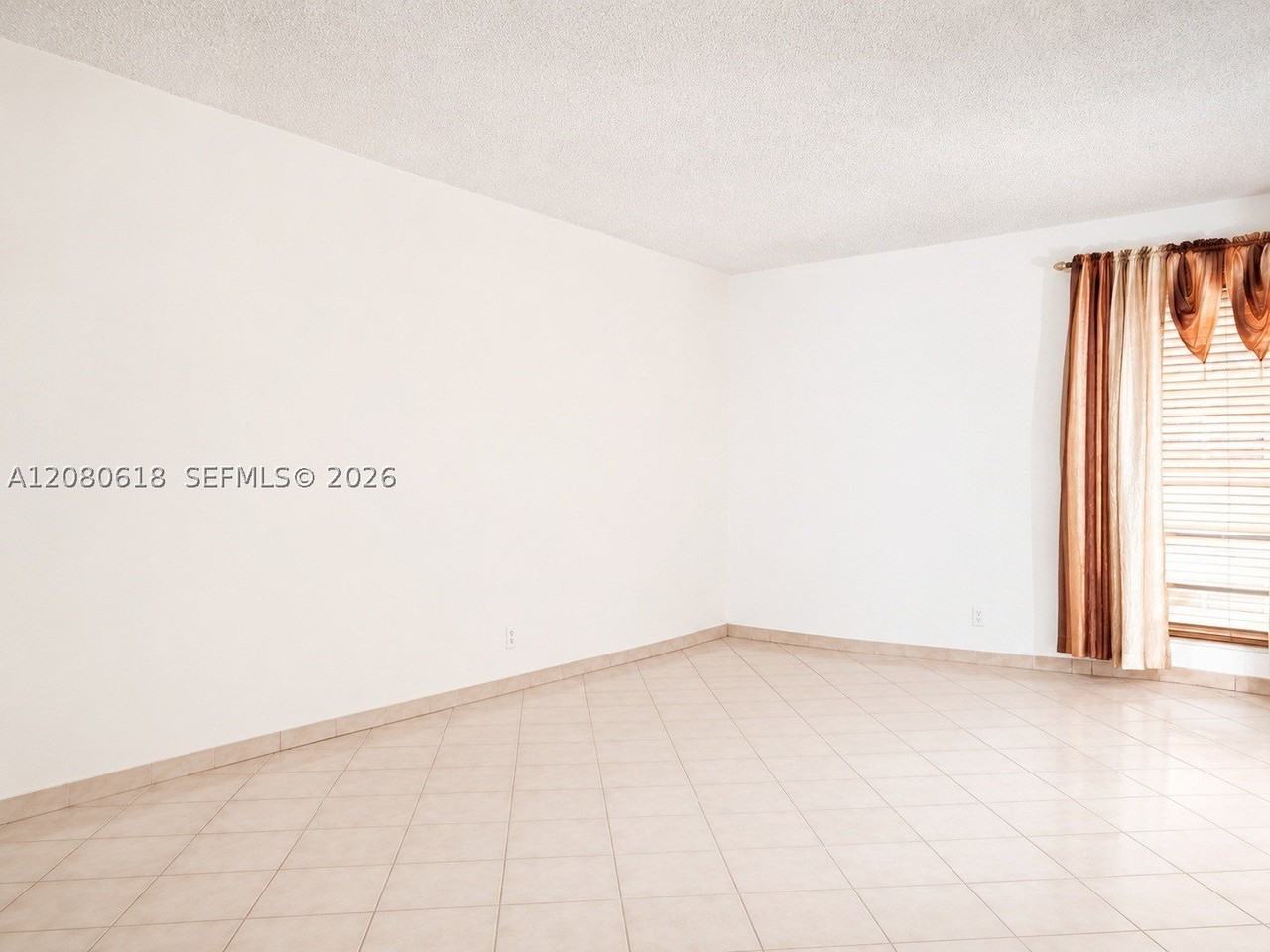 1850 W 56th St #2305 - Photo 6 of 11