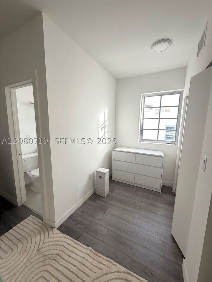 1525 Euclid Ave #2 - Photo 4 of 5