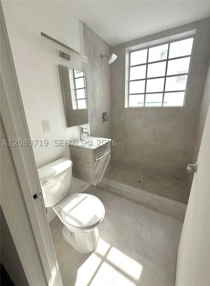 1525 Euclid Ave #2 - Photo 5 of 5