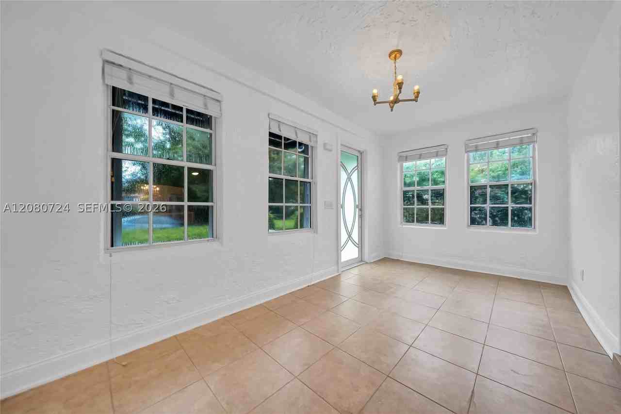 1114 Milan Ave - Photo 5 of 41