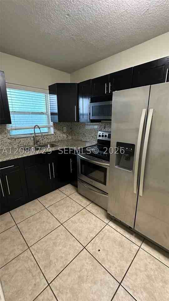 380 E 35th St #9 - Photo 6 of 18