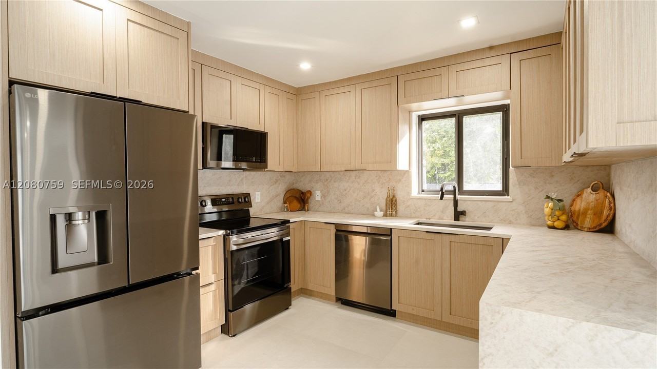 1221 Biarritz Dr - Photo 2 of 50