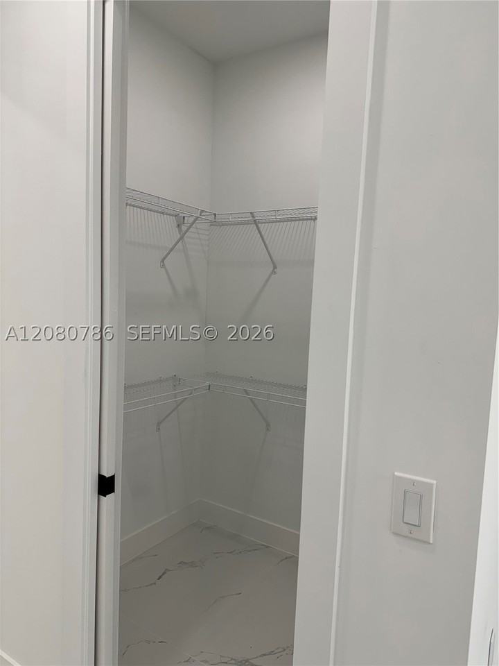 842 Nina Ave S - Photo 6 of 22