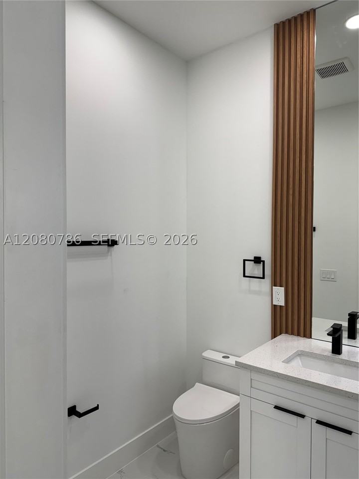 842 Nina Ave S - Photo 7 of 22