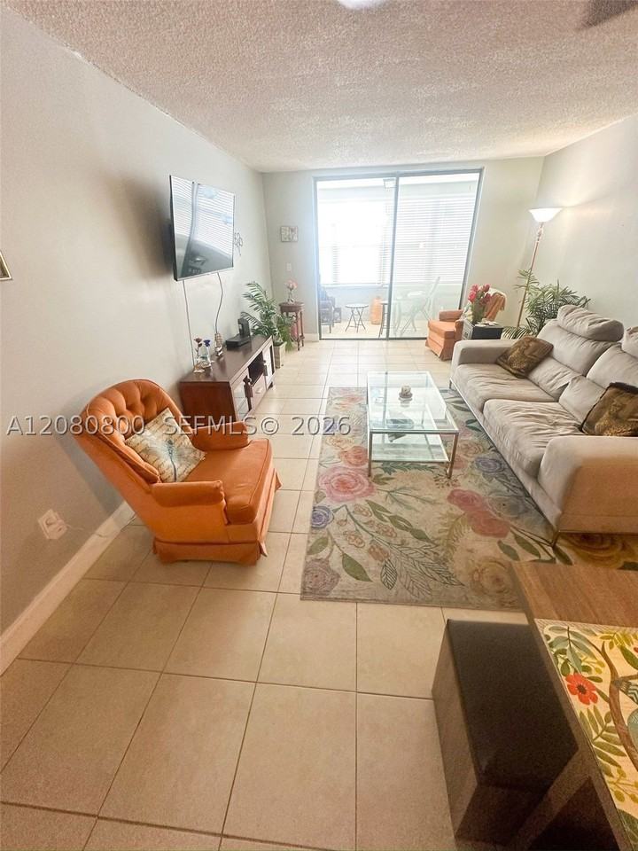 2860 Somerset Dr #400K - Photo 3 of 24