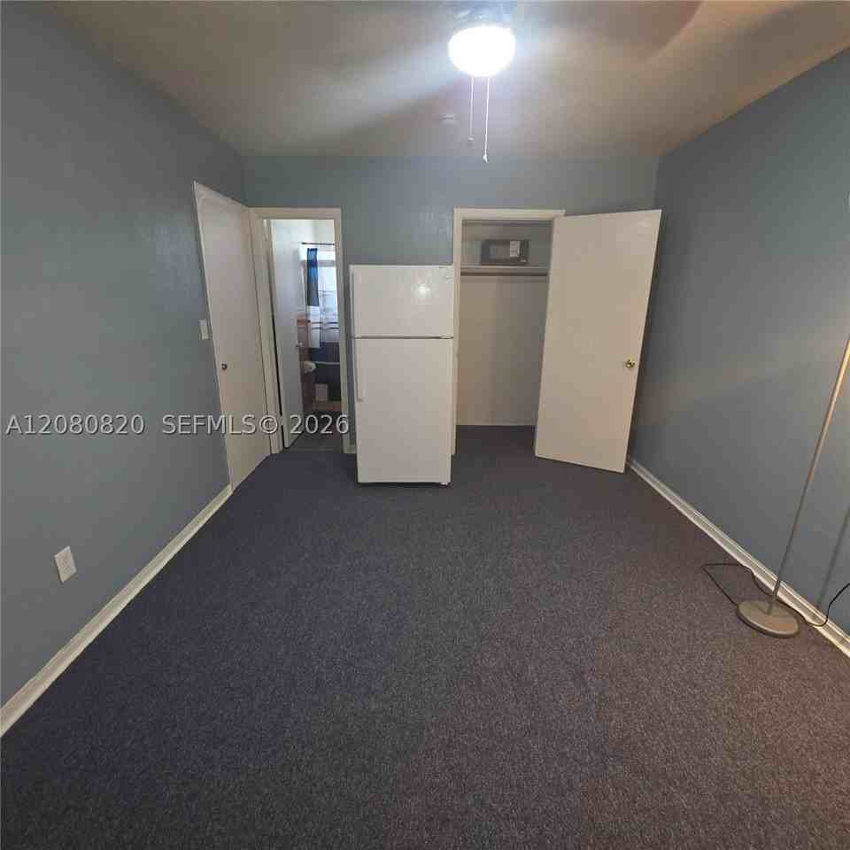 28 Nw 170th St #2